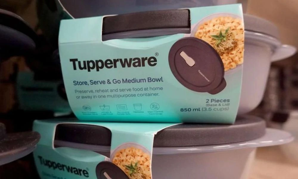 Tupperware: Υπέβαλε και επίσημα αίτηση πτώχευσης η εταιρεία που μας έμαθε τα τάπερ